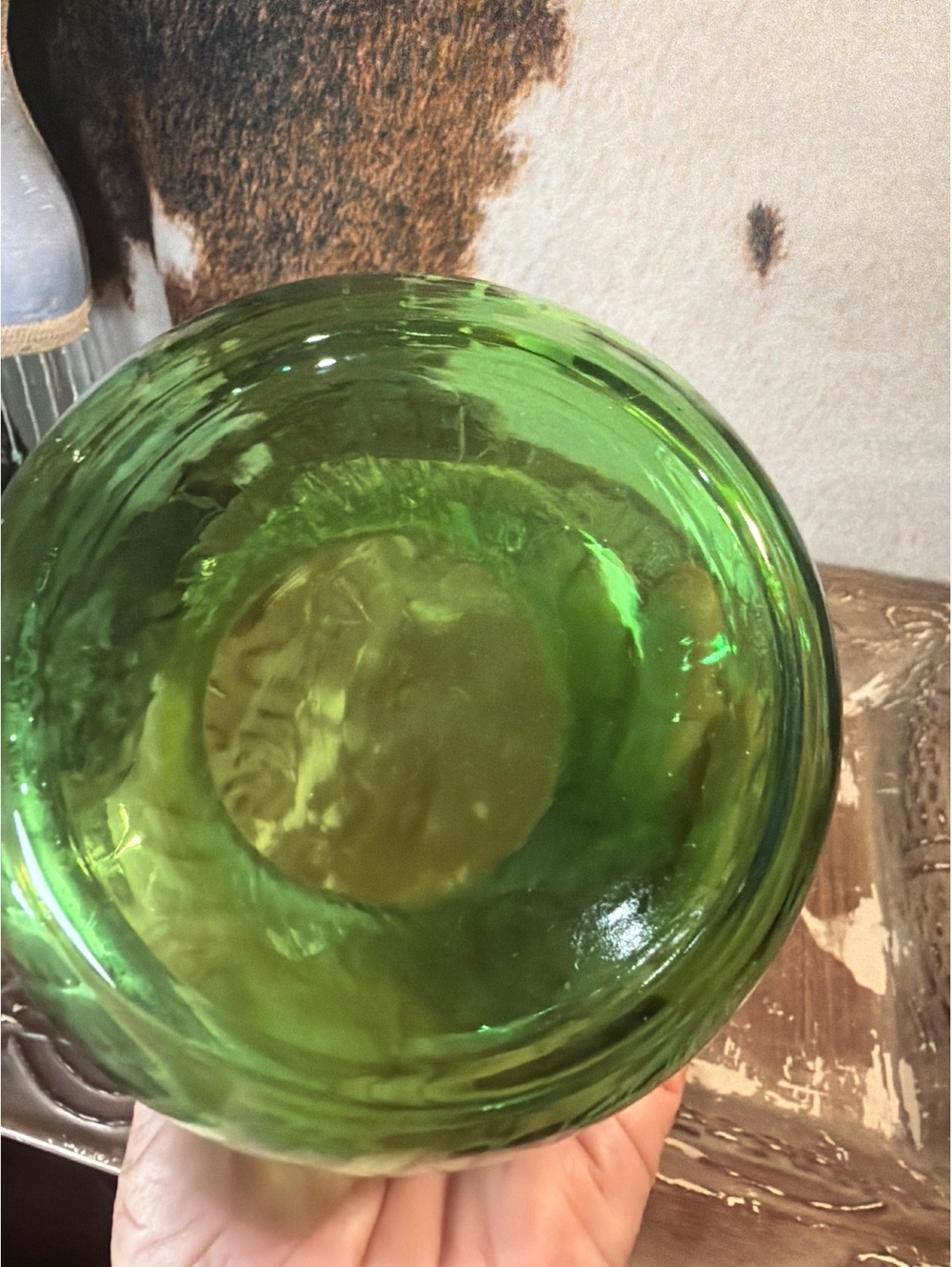 Green Ruffled Rim Glass Table Vase - Picture 6 of 6